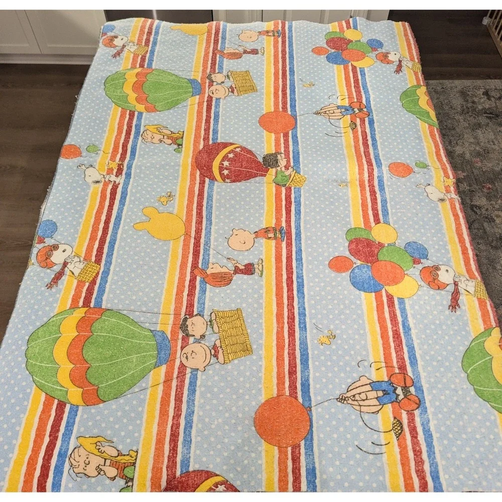 VTG Peanuts  Snoopy Charlie Brown 70s Twin Bed Blanket‎ w/ Hot Air Balloons READ